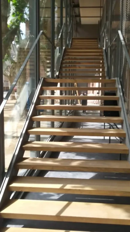 escaleras de madera