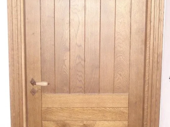 interior puerta de madera